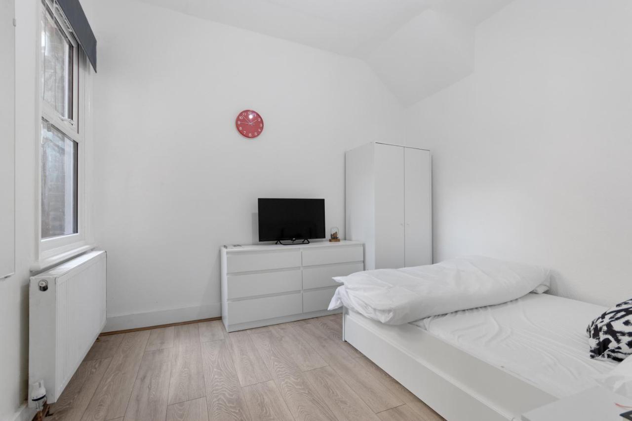 Fantastic 2Bd Barking Stay With Links To The City! لندن المظهر الخارجي الصورة