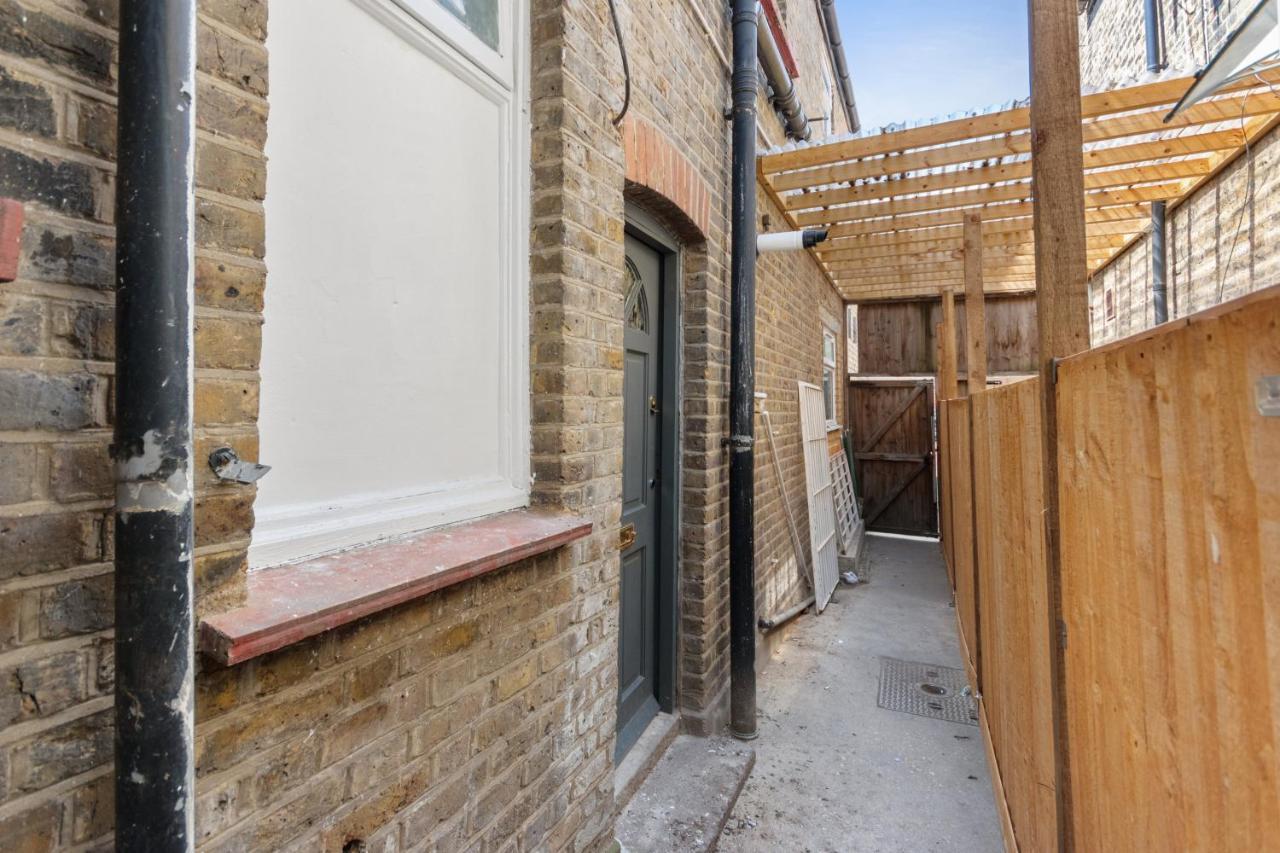 Fantastic 2Bd Barking Stay With Links To The City! لندن المظهر الخارجي الصورة