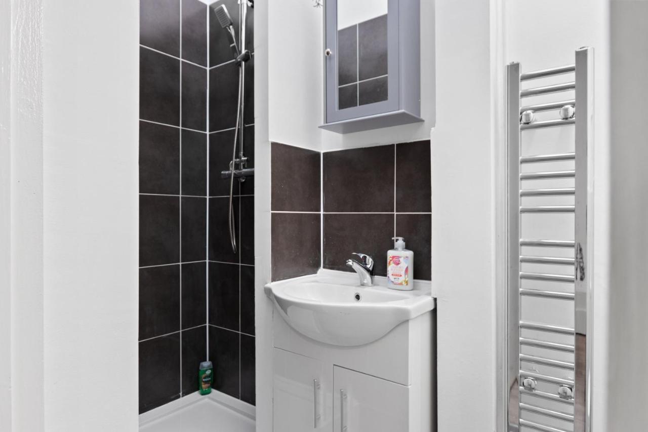 Fantastic 2Bd Barking Stay With Links To The City! لندن المظهر الخارجي الصورة